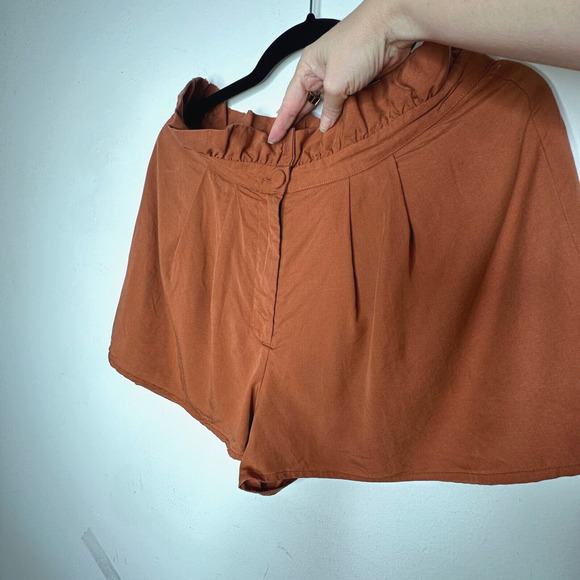 Revolve Lovers + Friends Rust Paperbag Tati High-Waist Pleated Button Shorts L - Picture 4 of 11